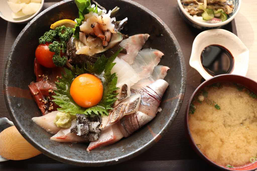 海鮮丼